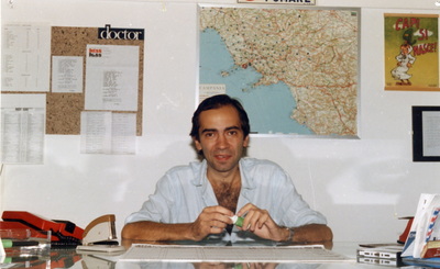 Sasà Capobianco con Maurizio Montuori, Paolo Liccardo, Umberto Sordino, Gianni Cuomo e Roberto Russo, collaboratori delle radio napoletane